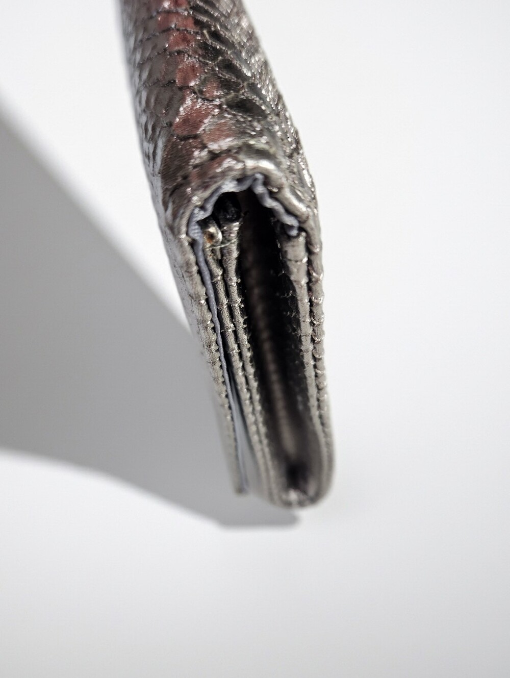 Neiman Marcus Clutch Purse Silver Metallic Crocodile Faux Leather Wristlet - Picture 8 of 10